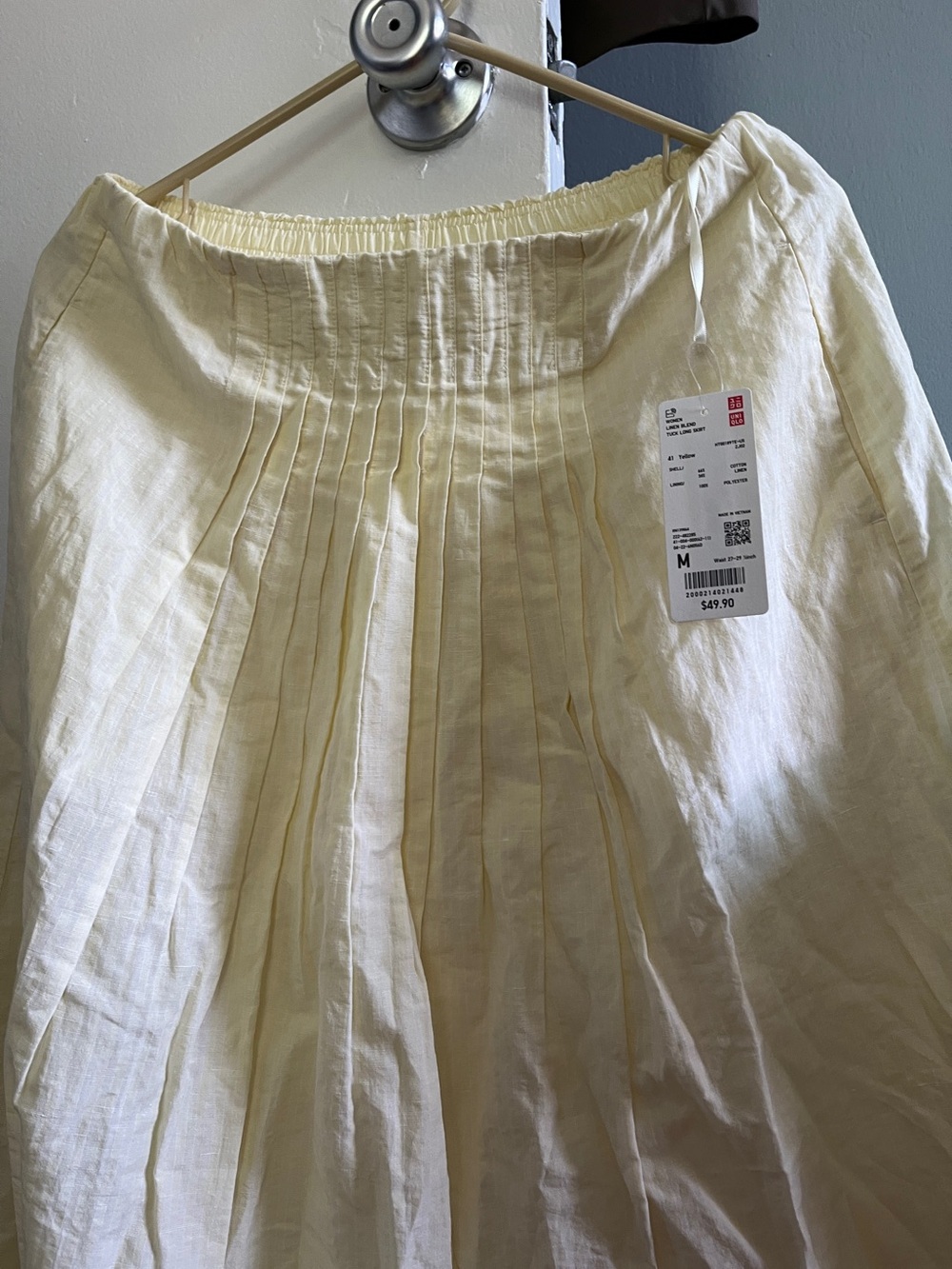 Uniqlo Cream Pleated A-Line Linen Skirt